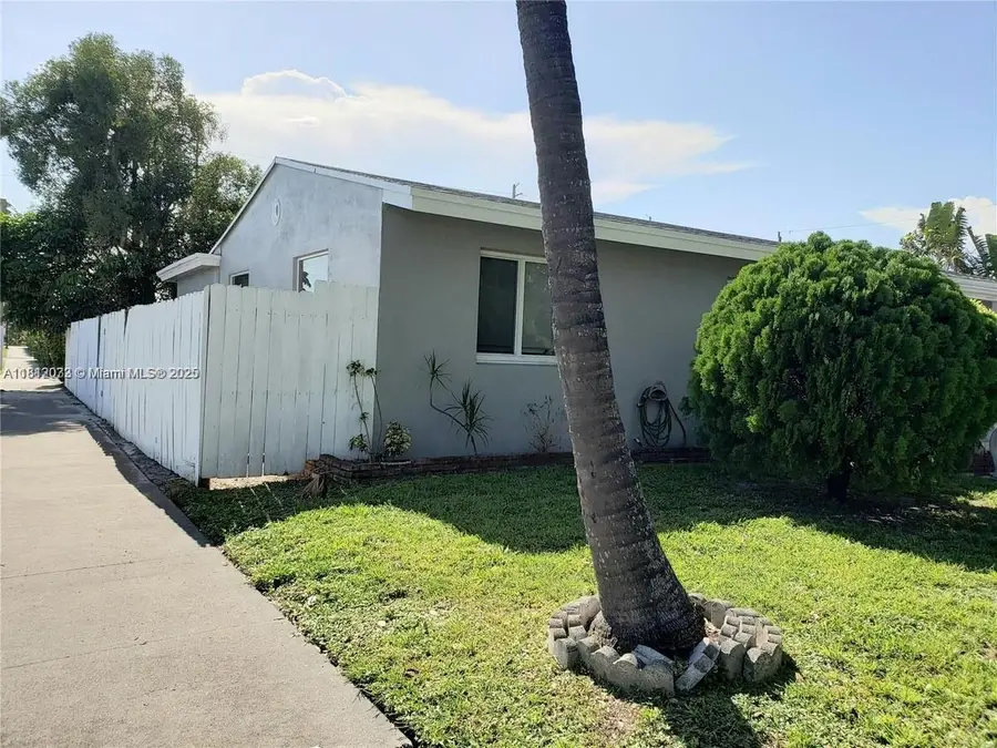 804 N 20th Ct, Hollywood, FL 33020 - Image #2