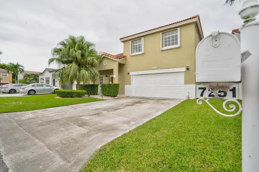 7251 SW 158th Pl, Miami, FL 33193 - Image #2
