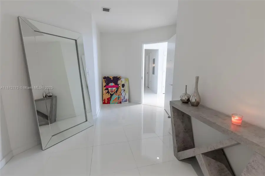 851 NE 1st Ave #4410, Miami, FL 33132 - Image #2