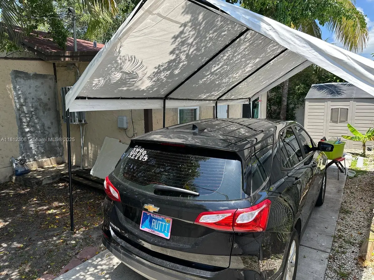 544 NW 96th St, Miami, FL 33150 - Image #1