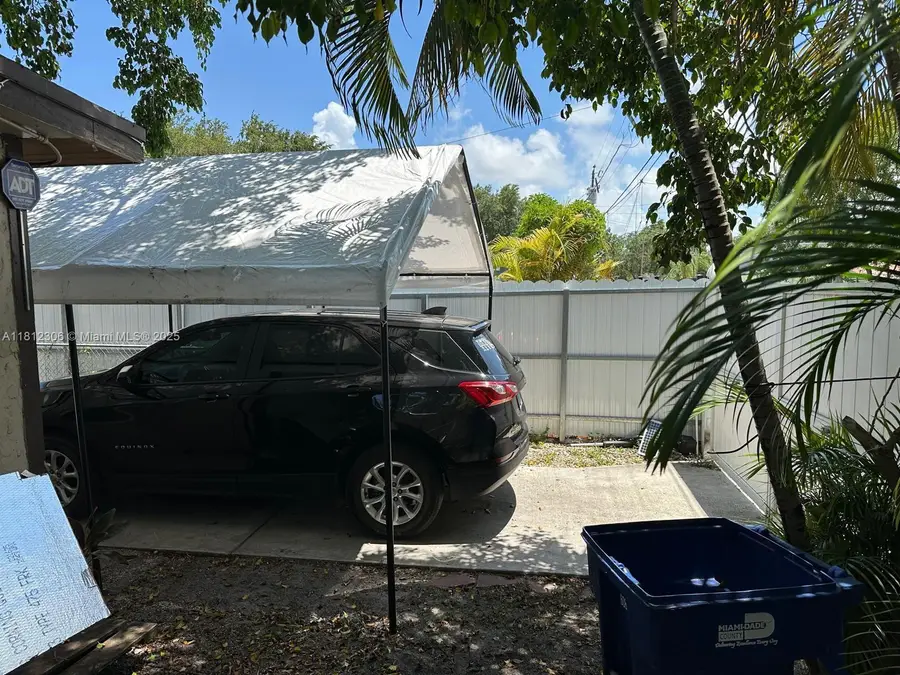 544 NW 96th St, Miami, FL 33150 - Image #2