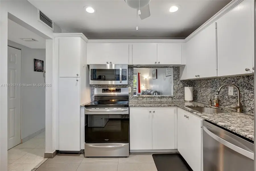 3170 Holiday Springs Blvd #6-209, Margate, FL 33063 - Image #2