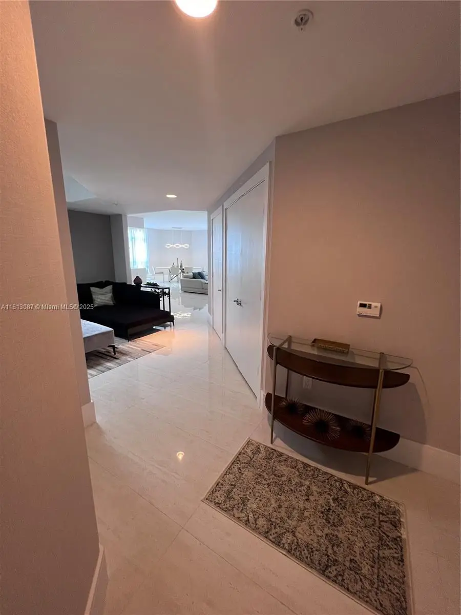 17301 Biscayne Blvd #1402, North Miami Beach, FL 33160 - Image #3