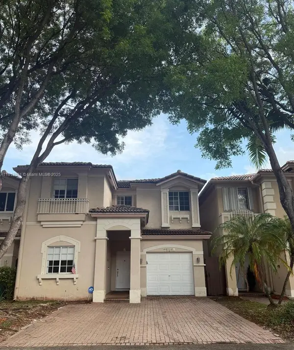 11218 NW 73rd Ter, Doral, FL 33178