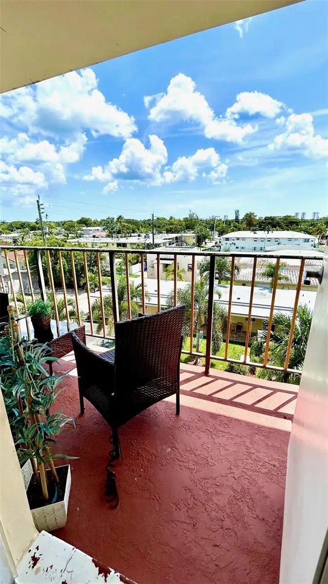 Address Withheld By Seller, Hollywood, FL 33020 - Image #2