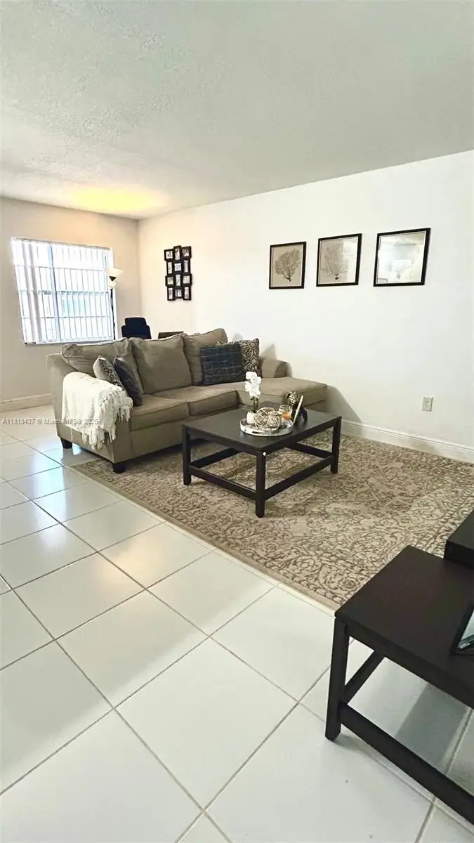 Address Withheld By Seller, Hollywood, FL 33020 - Image #3