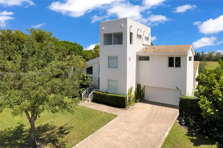 6320 Dolphin Dr, Coral Gables, FL 33158 - Image #2