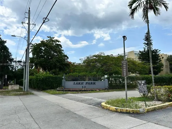 922 NE 199th St #3D Apt 304, Miami, FL 33179