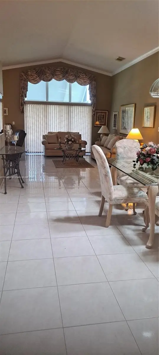 520 NW 166th Ave, Pembroke Pines, FL 33028 - Image #2