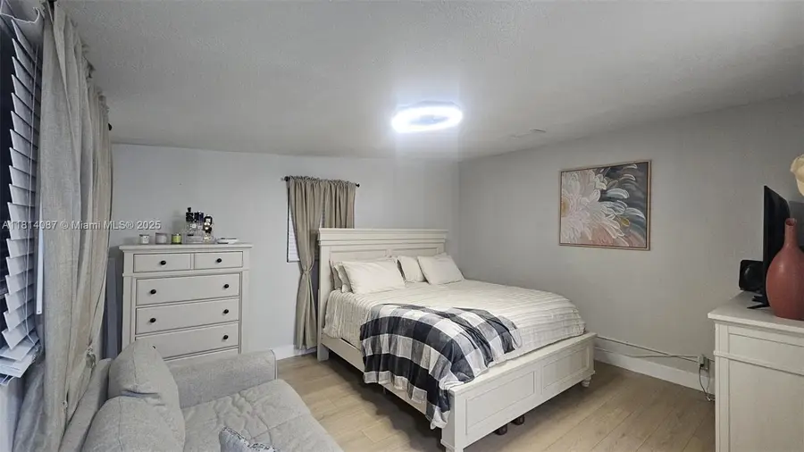 6251 NW 12th Ct, Sunrise, FL 33313 - Image #2