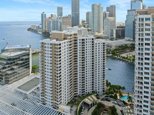 701 Brickell Key Blvd #1605, Miami, FL 33131
