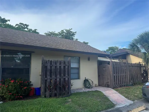 110 Gate Rd #2-64, Hollywood, FL 33024