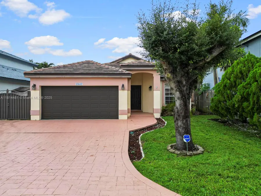 19847 NW 86th Ave, Hialeah, FL 33015 - Image #2