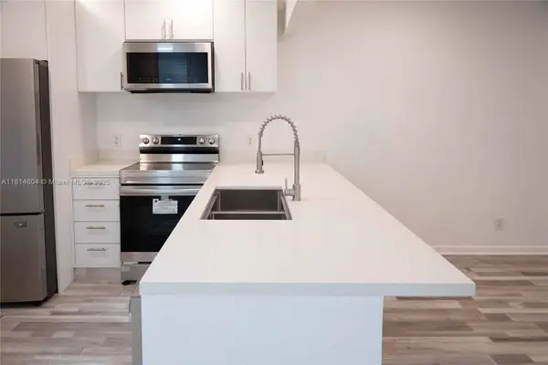 251 NW 76th Ave #208, Margate, FL 33063