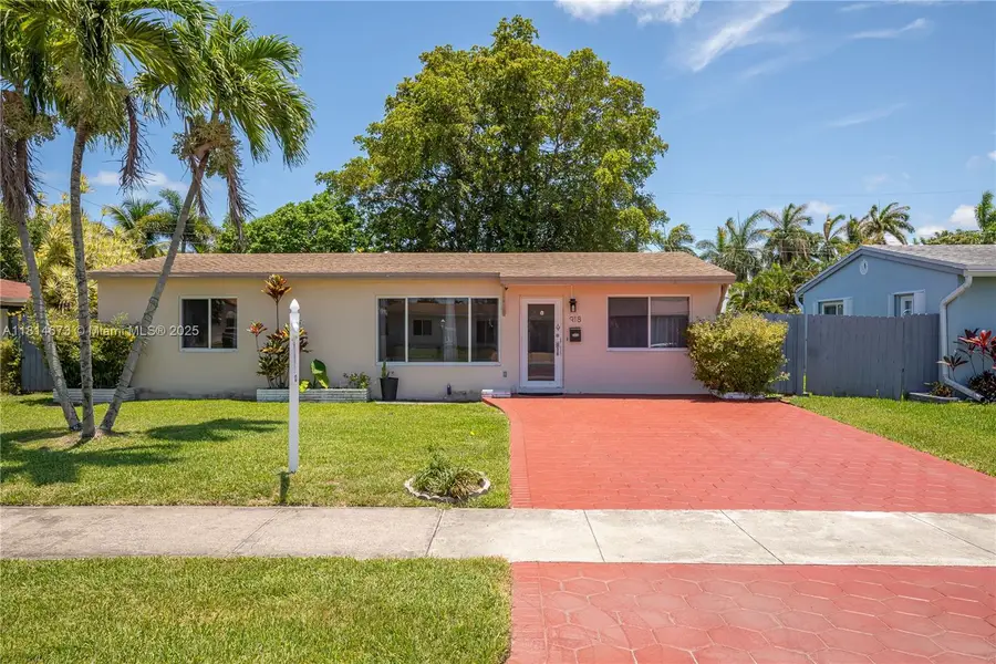 918 NE 6th St, Hallandale Beach, FL 33009 - #2