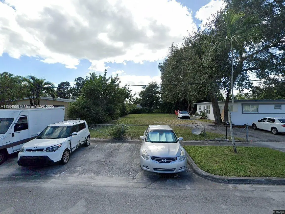 12 NW 169, North Miami Beach, FL 33169 - Image #1