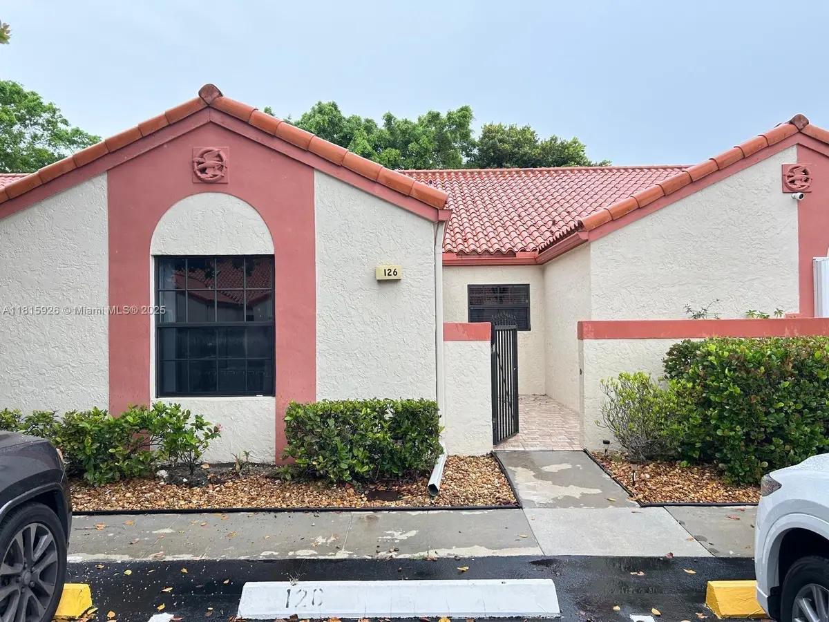 126 Centennial Ct, Deerfield Beach, FL 33442 - Image #1