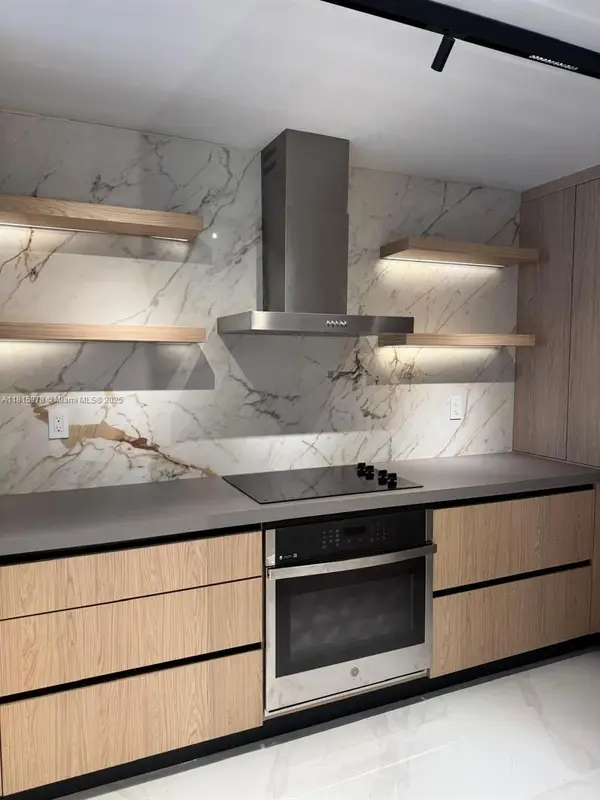 800 N Miami Ave #E-901, Miami, FL 33136