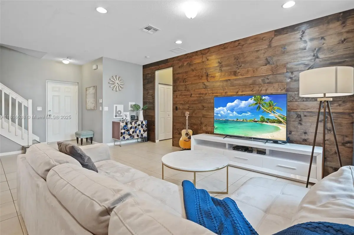 4164 Cascada Cir, Cooper City, FL 33024 - Image #1