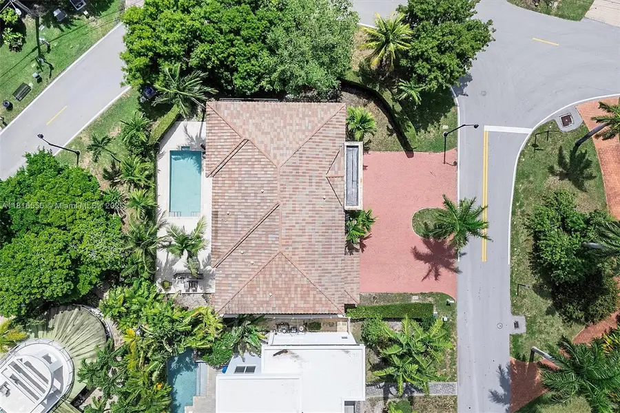 18825 N Bay Rd, Sunny Isles Beach, FL 33160 - #3