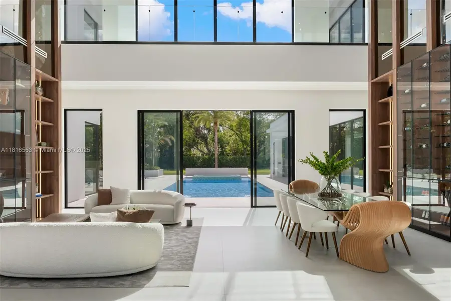 6900 SW 72nd Ct, Miami, FL 33143 - Image #2