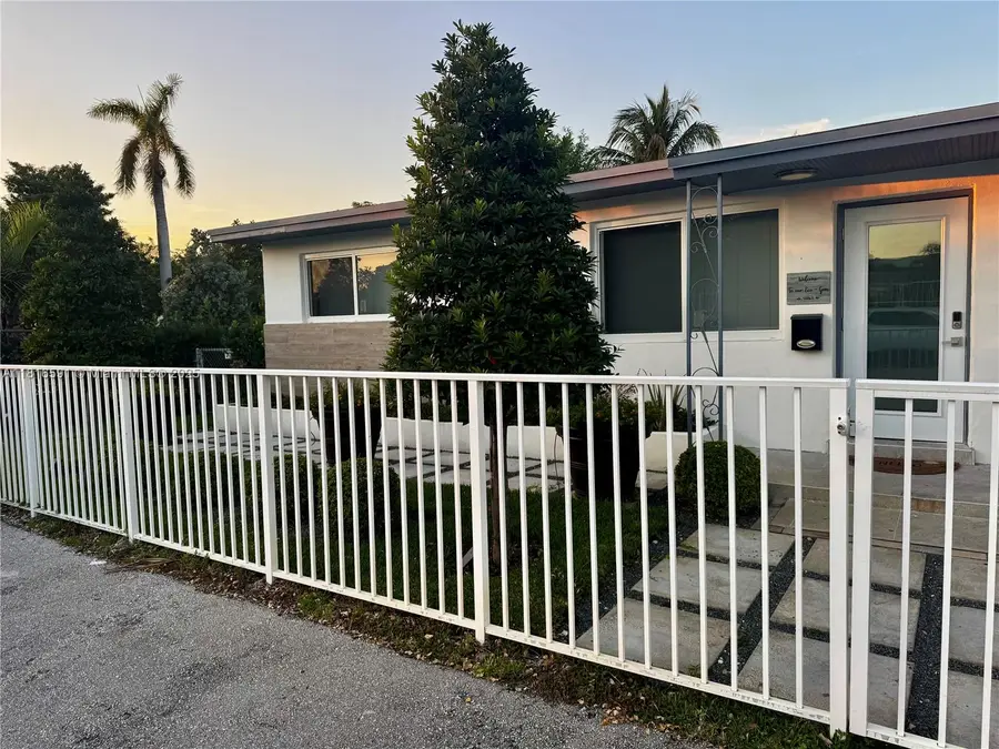 1012 SW 3rd Ave, Hallandale Beach, FL 33009 - Image #2