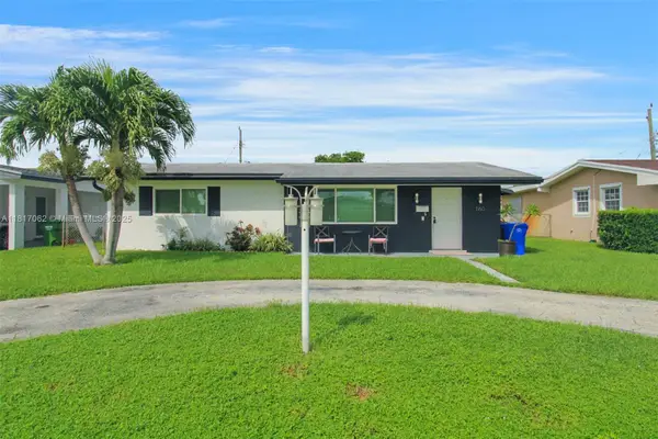 1160 NW 79th Ter, Pembroke Pines, FL 33024
