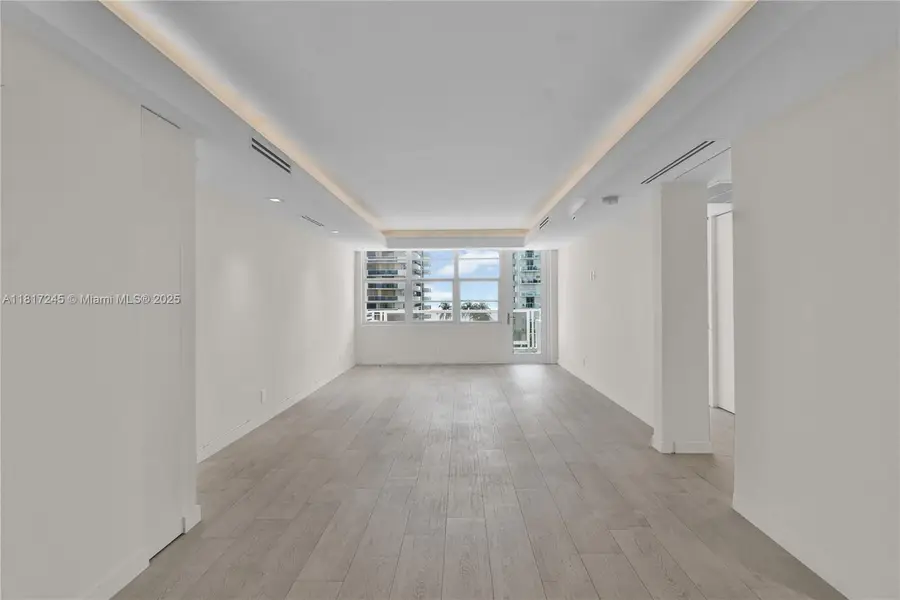 5700 Collins Ave #7A, Miami Beach, FL 33140 - Image #2
