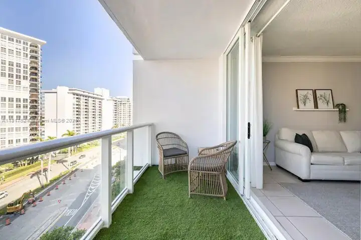 5601 Collins Ave #923, Miami Beach, FL 33140 - #2