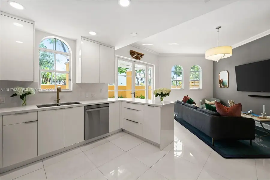 18475 NE 30th Pl, Aventura, FL 33160 - Image #3