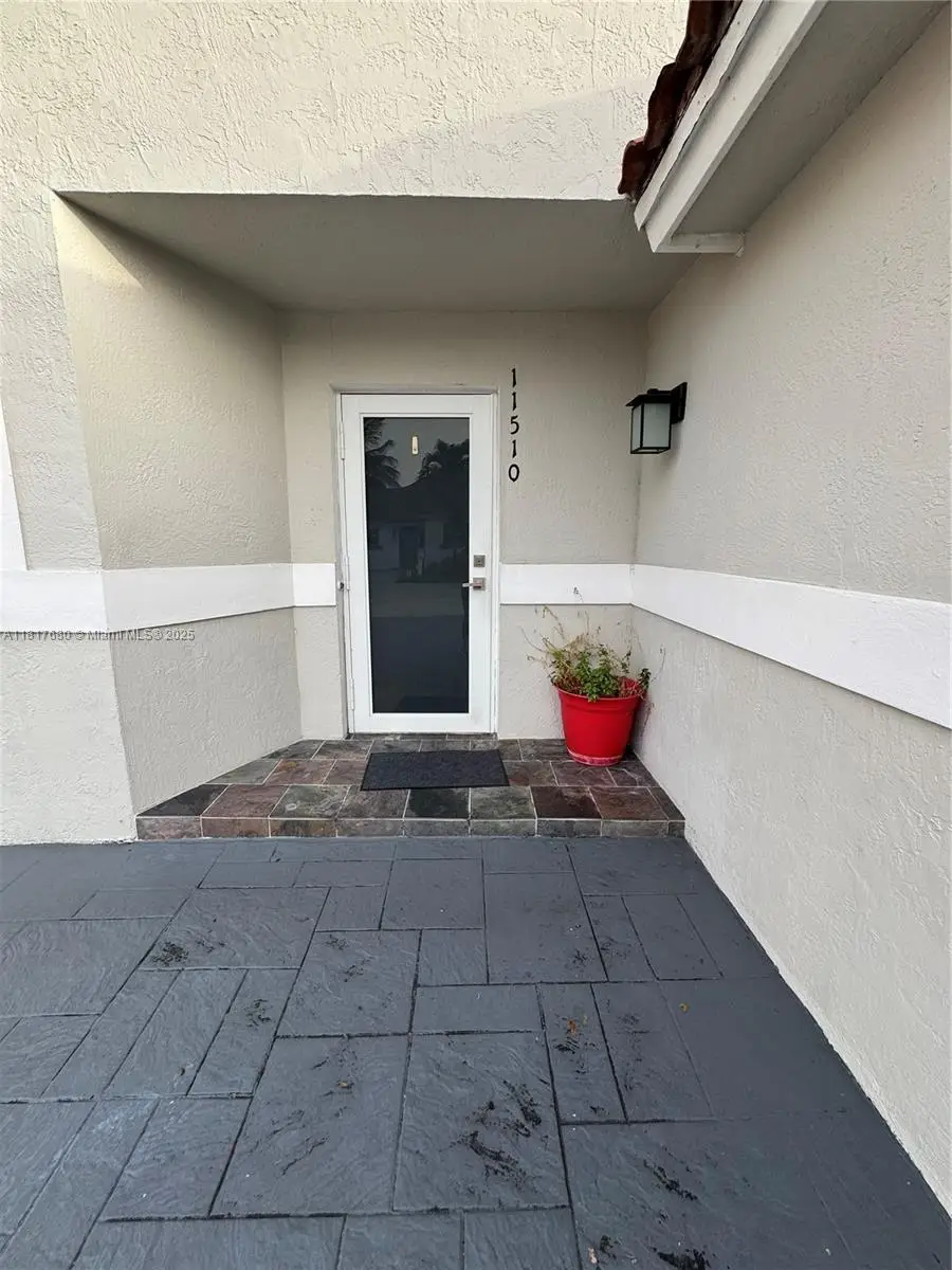 11510 SW 7th St, Sweetwater, FL 33174 - Image #3