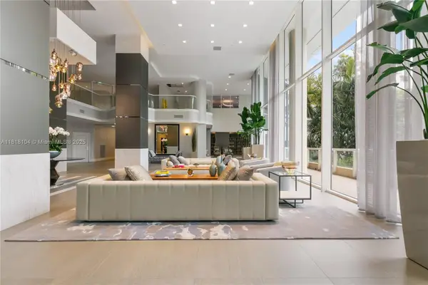 21150 Point Place #LPH 2902, Aventura, FL 33180