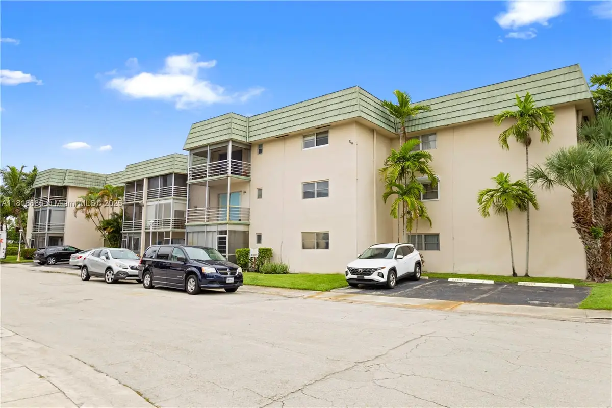5790 Stirling #212, Hollywood, FL 33021 - Image #1