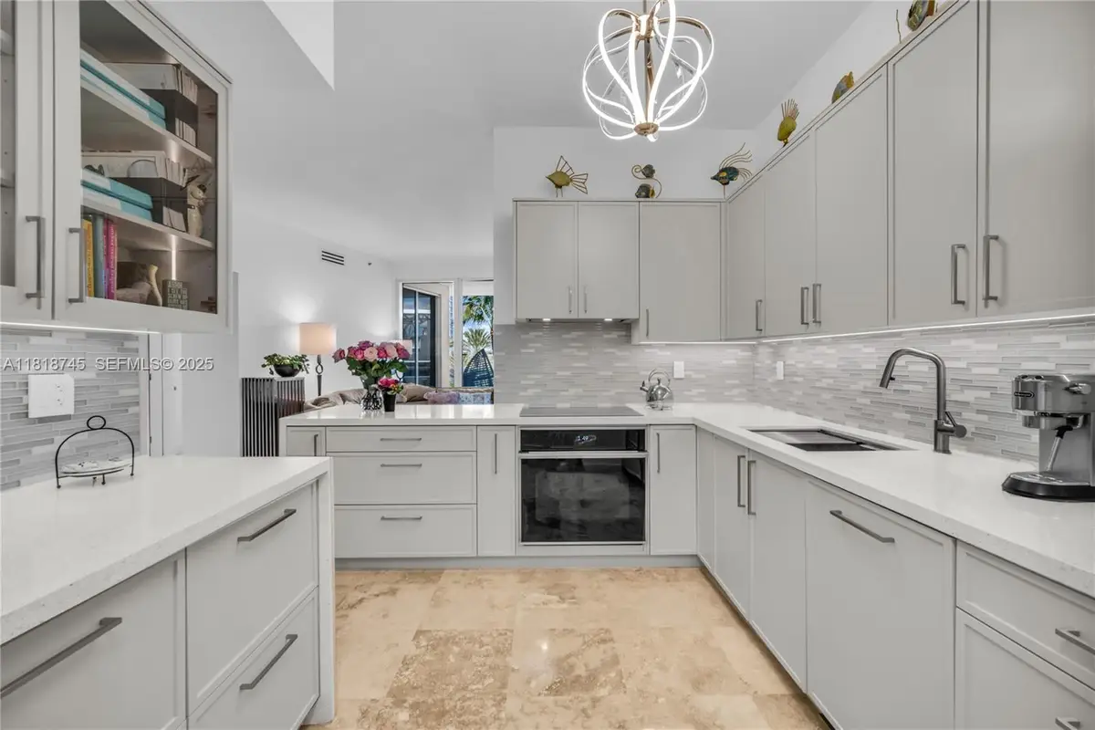 400 Alton Rd #407, Miami Beach, FL 33139 - Image #1