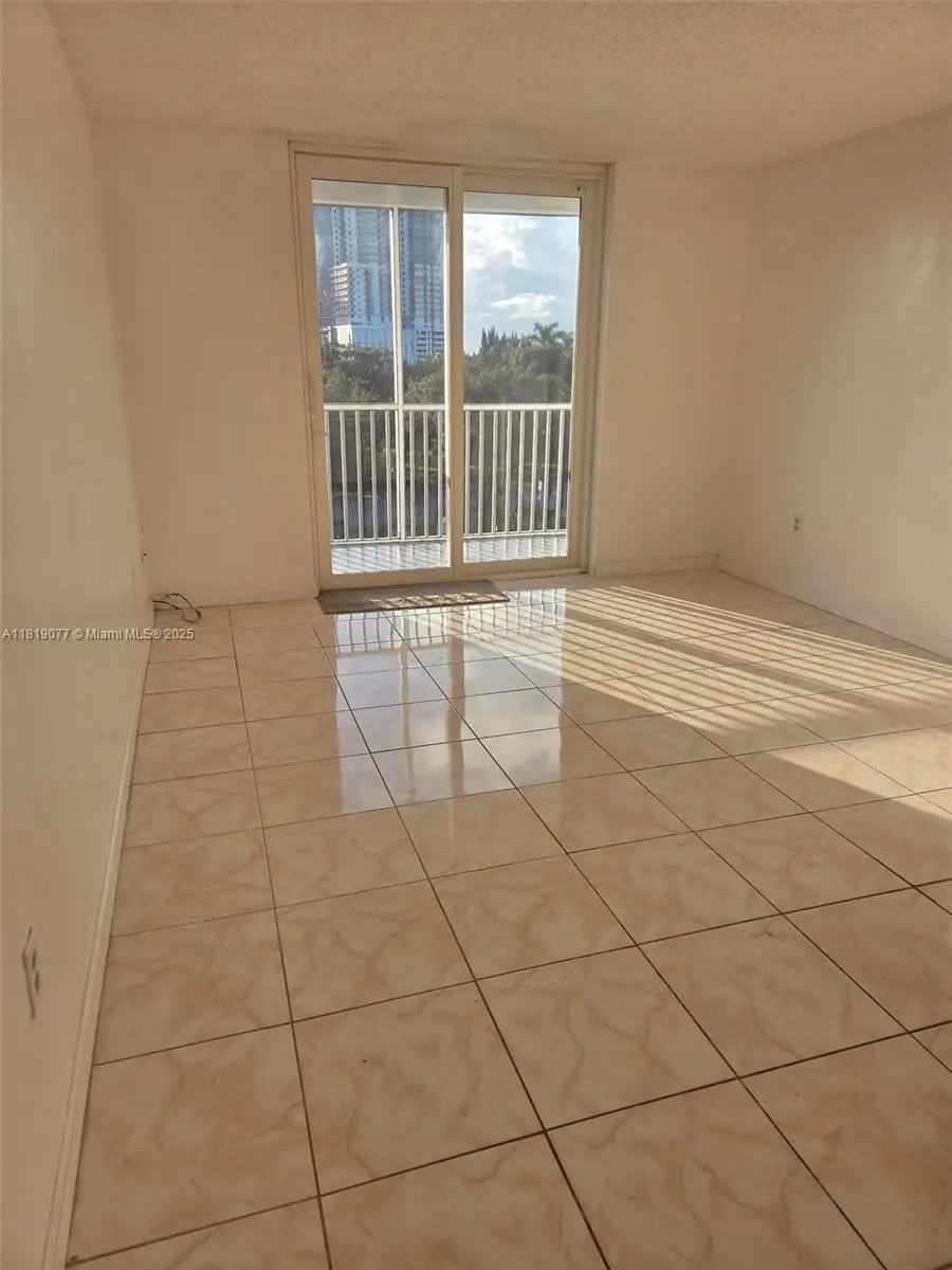 16851 NE 23rd Ave #A516, North Miami Beach, FL 33160 - Image #2