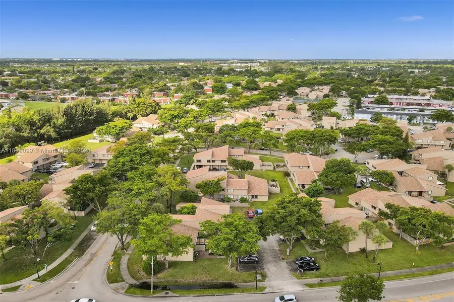 5613 NW 21st St #8-B, Lauderhill, FL 33313 - Image #2