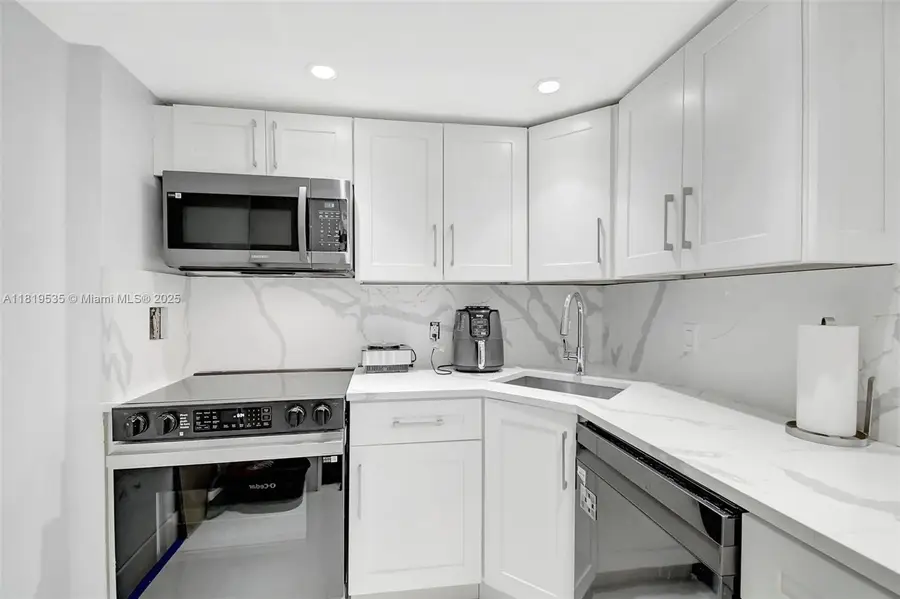 3015 N Ocean Blvd #4K, Fort Lauderdale, FL 33308 - Image #2