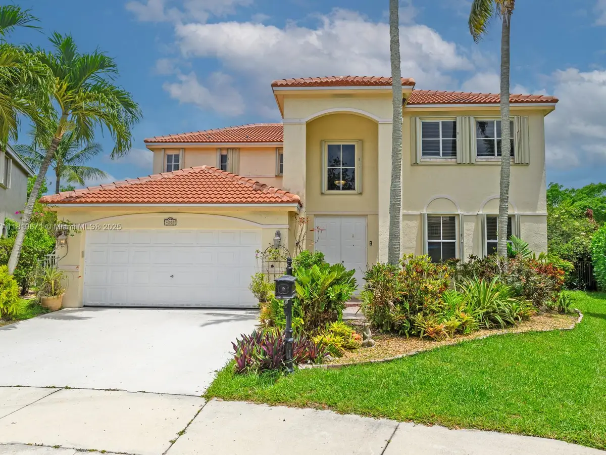 4209 Pinewood Ln, Weston, FL 33331 - Image #1