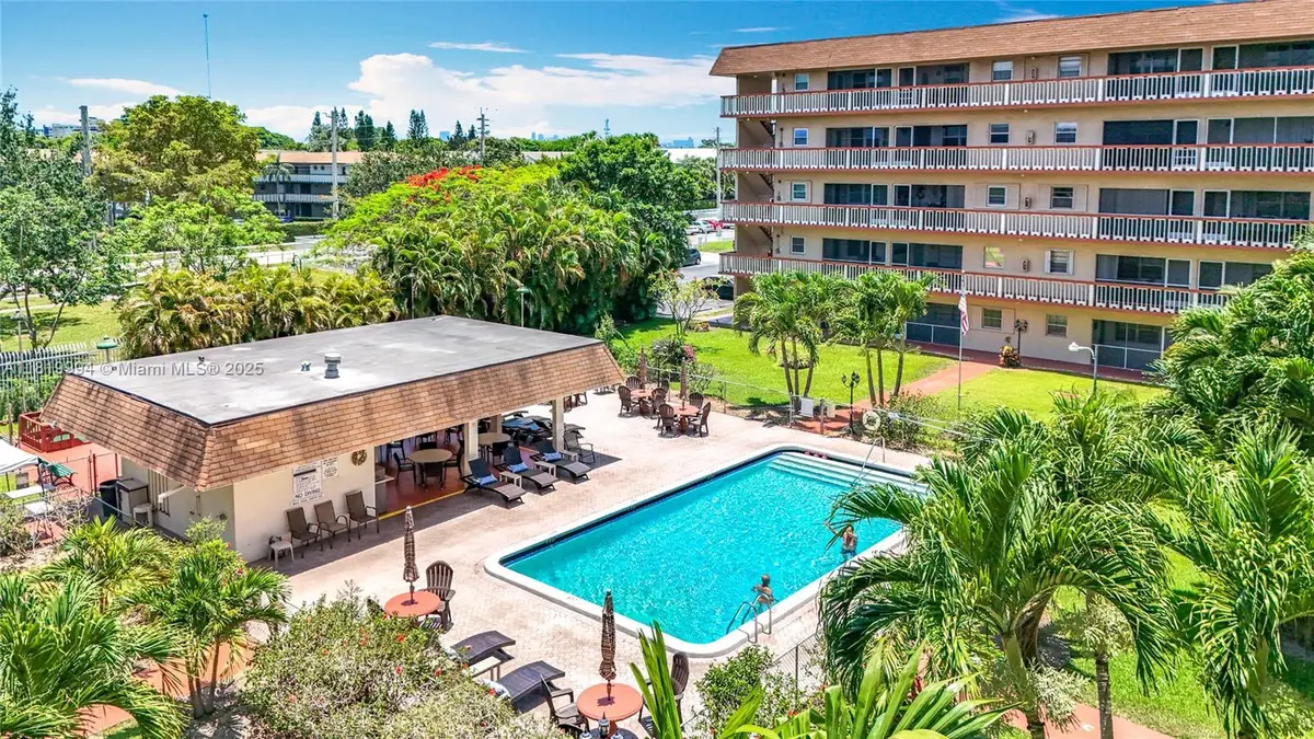 5300 Washington St #U305, Hollywood, FL 33021 - Image #1