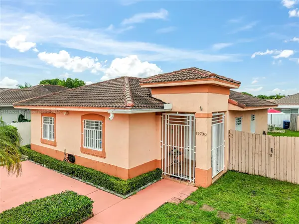 19730 NW 78th Path, Hialeah, FL 33015