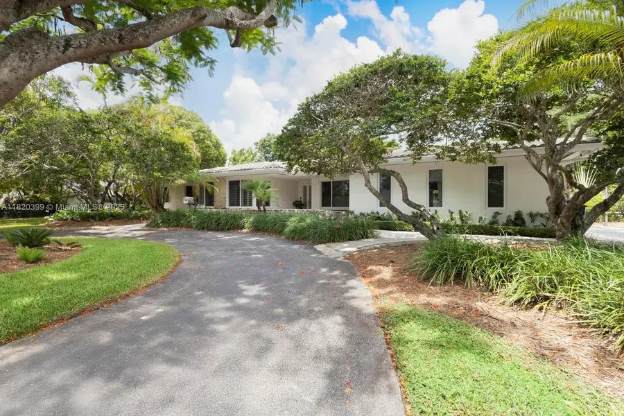 11900 SW 72nd Pl, Pinecrest, FL 33156 - Image #2