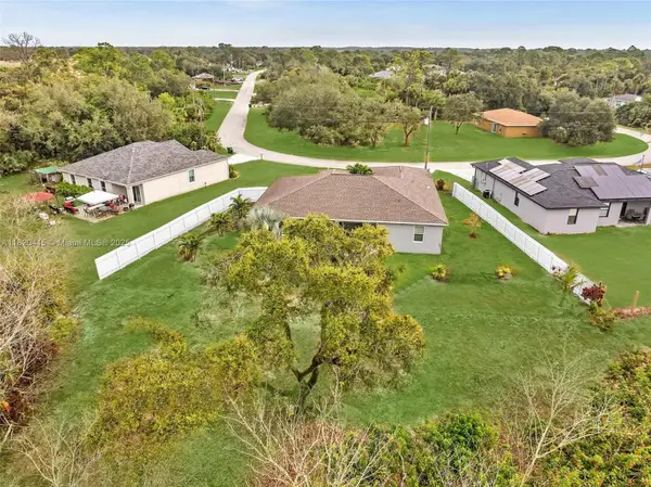 6027 Acorn Cir, La Belle, FL 33935