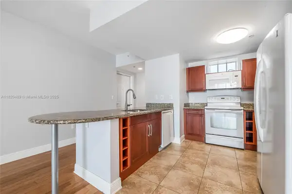 7280 SW 89th St #D501, Miami, FL 33156