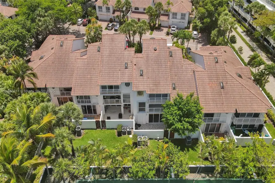 20939 NE 37th Ct, Aventura, FL 33180 - Image #3