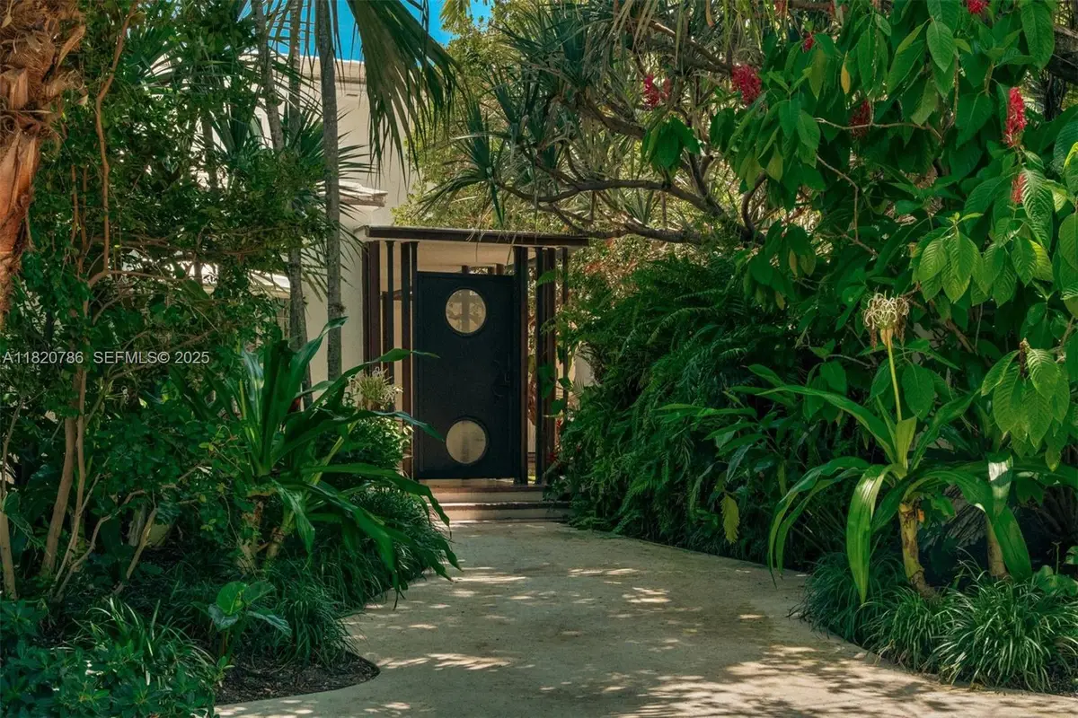 6165 Pine Tree Dr, Miami Beach, FL 33140 - Image #1