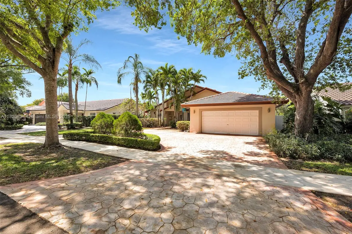 14460 Glencairn Rd, Miami Lakes, FL 33016 - Image #1