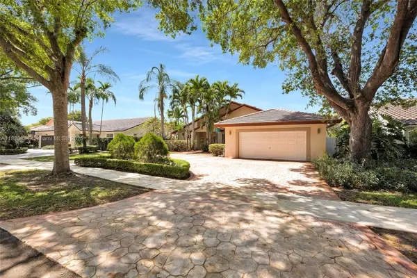 14460 Glencairn Rd, Miami Lakes, FL 33016