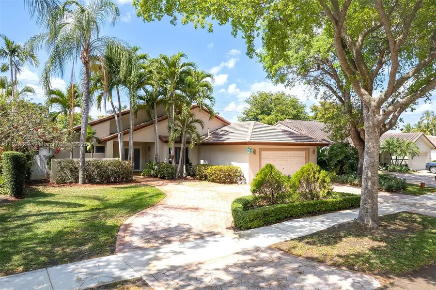 14460 Glencairn Rd, Miami Lakes, FL 33016 - Image #2
