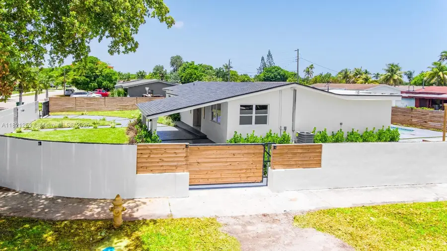 19661 NE 10th Pl, Miami, FL 33179 - Image #2