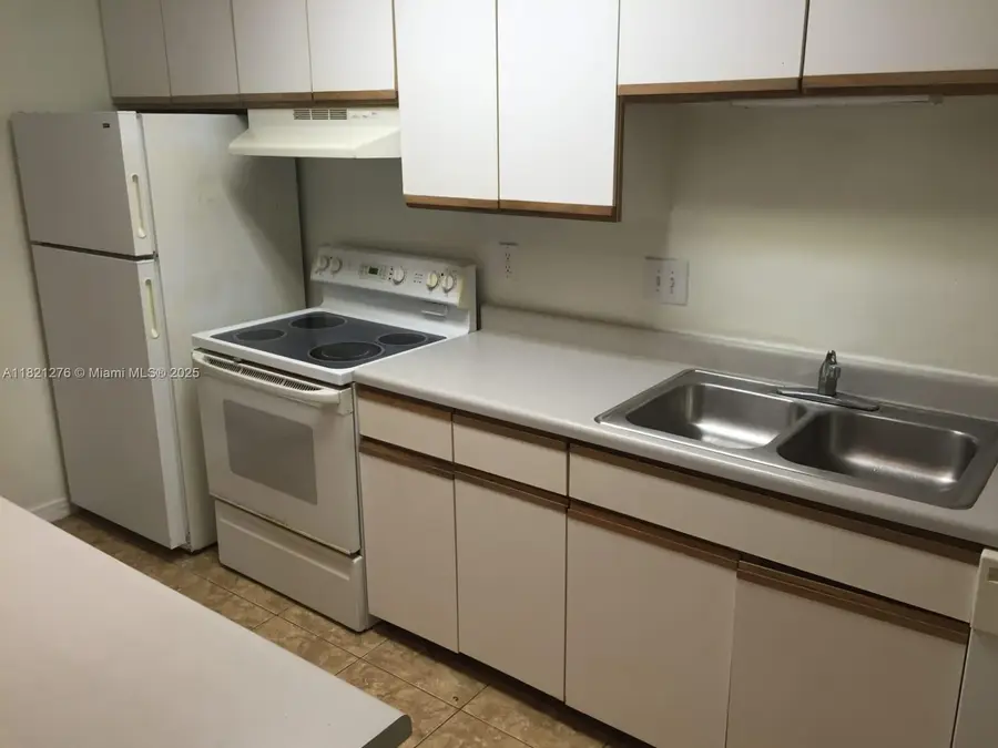 4055 W Mcnab Rd #H112, Pompano Beach, FL 33069 - Image #3